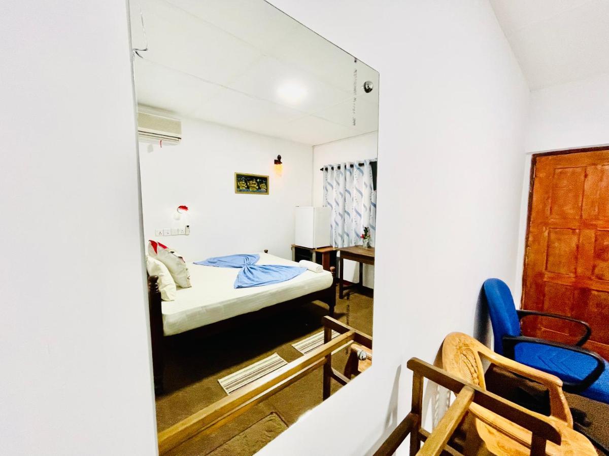 Nethusali Guest House Hikkaduwa Exterior foto